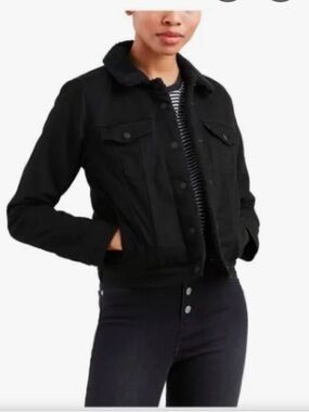 Levi Black Sherpa-Lined Trucker Jacket - Women's